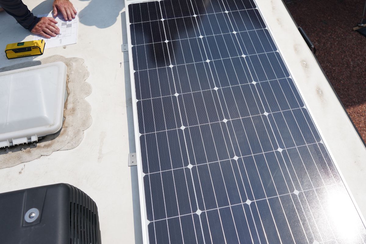 Genesis Supreme installing RV rooftop solar panels thumbnail